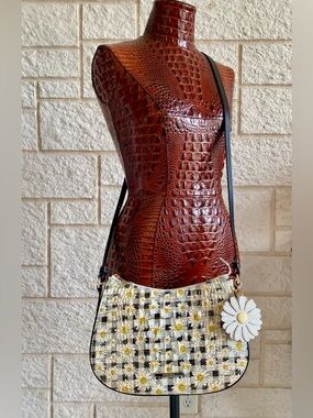 🌼NWOT BRAHMIN MULTI PETALINE DAISY SHAYNA CROSSBODY